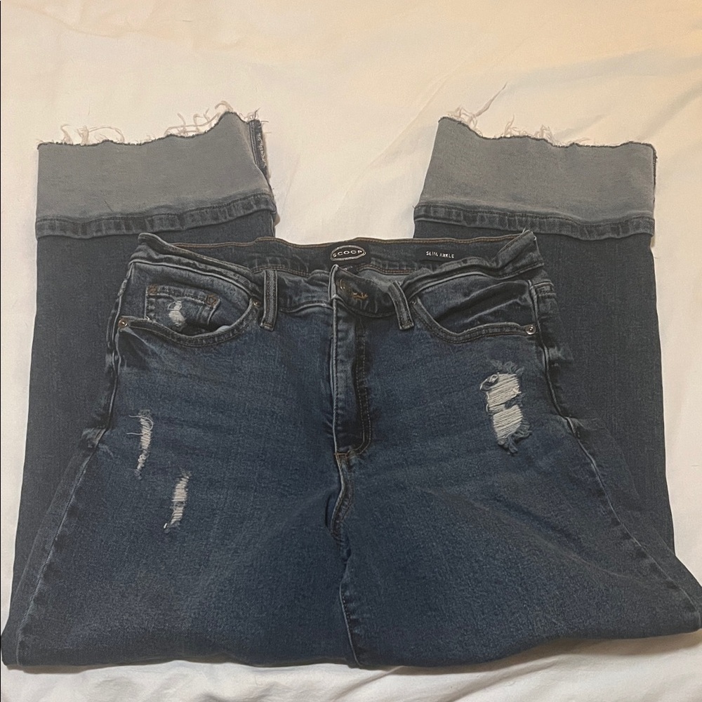 Scoop Slim Ankle Denim with Slight Distressing Size 6